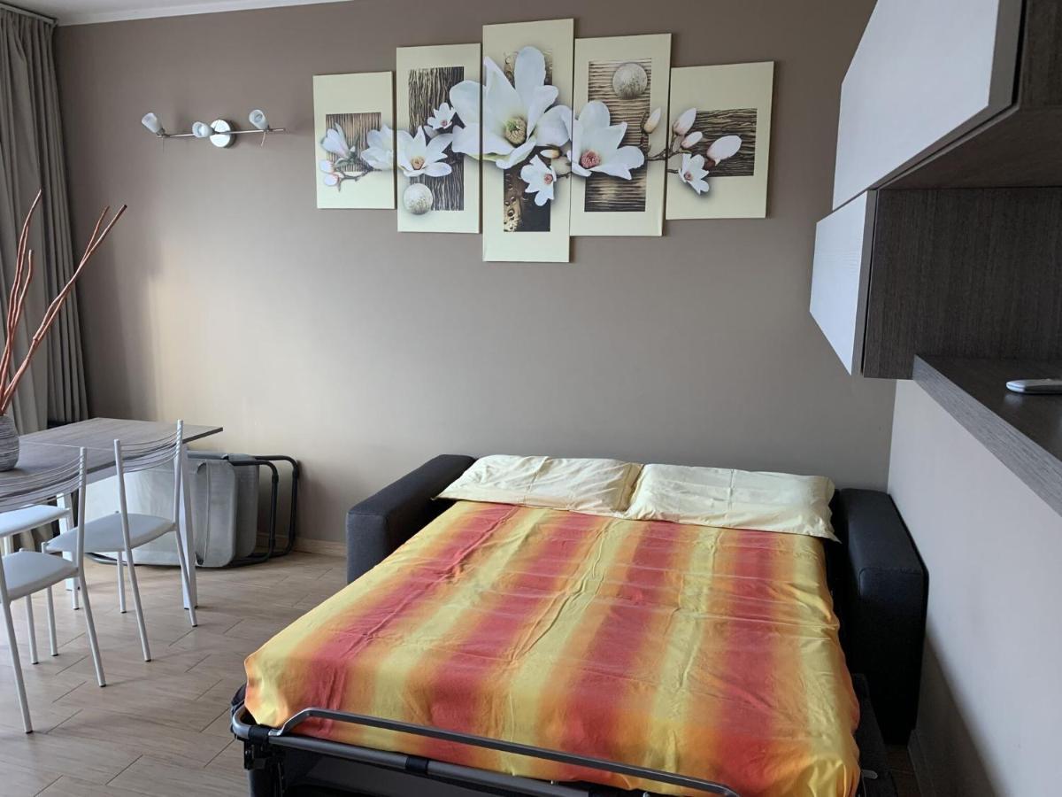 Belvilla By Oyo Casa Giada Marone Luaran gambar